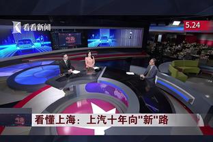 贝林厄姆和母亲马德里逛街被众多球迷包围